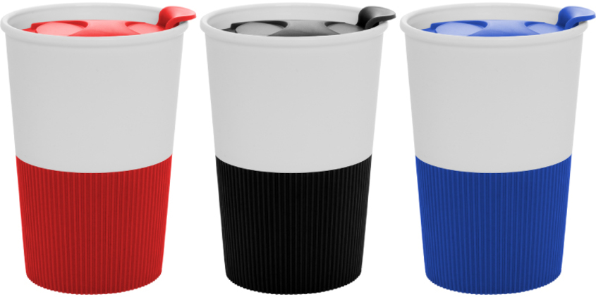 MUG PLASTICO CON DETALLES EN SILICON CON TAPA DESLIZABLE D068